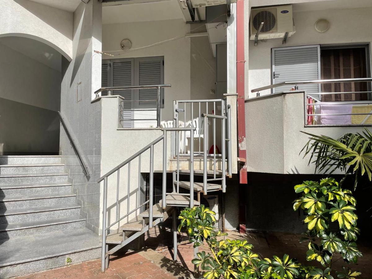 Apartments Zevs Budva Kültér fotó